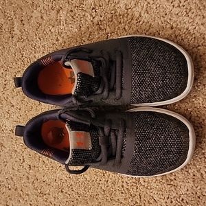 Under Armour young boys Lace Up Gym Shoes Size 1